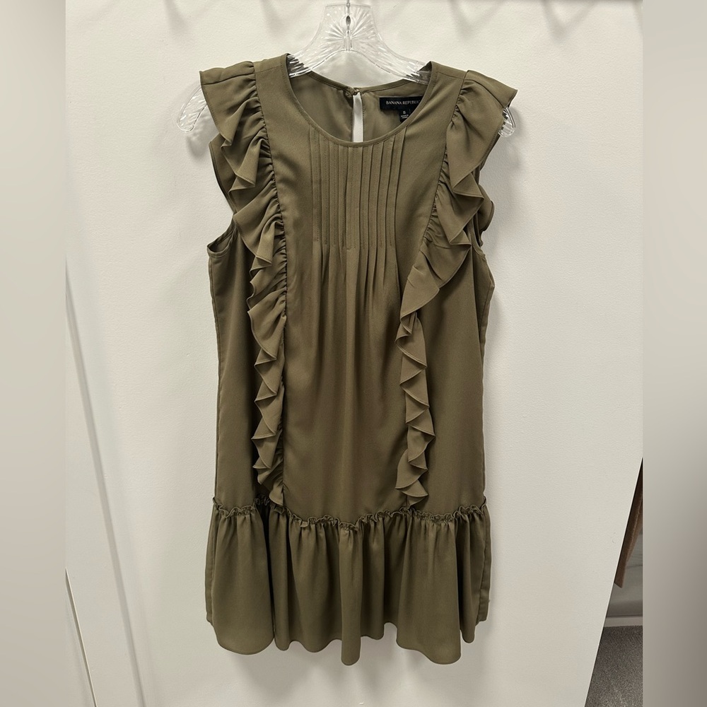 Banana Republic sleeveless dress